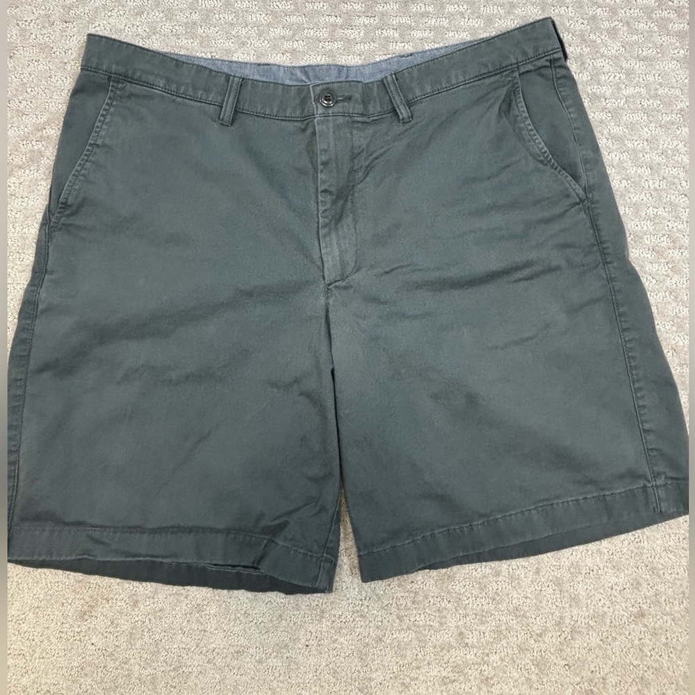 L.L.Bean Men’s Standard‎ Fit Shorts  Size 40 Grey